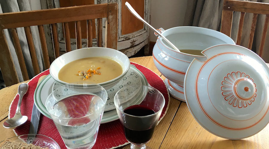 Crema de apionabo y puerro con berberechos